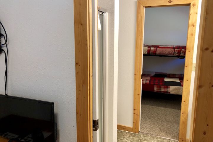 Room 165 of 259