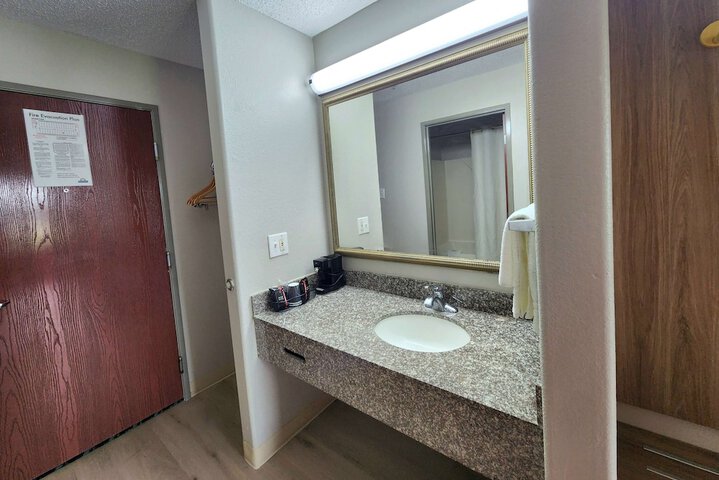 Room 5 of 19