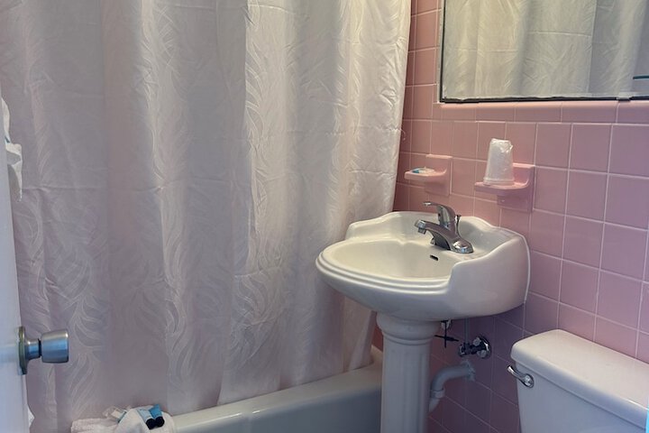 Royal Canadian Motel