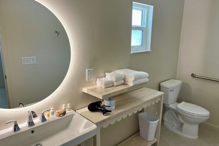 Room 14 of 28