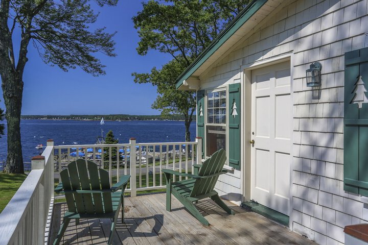 Spruce Point Inn