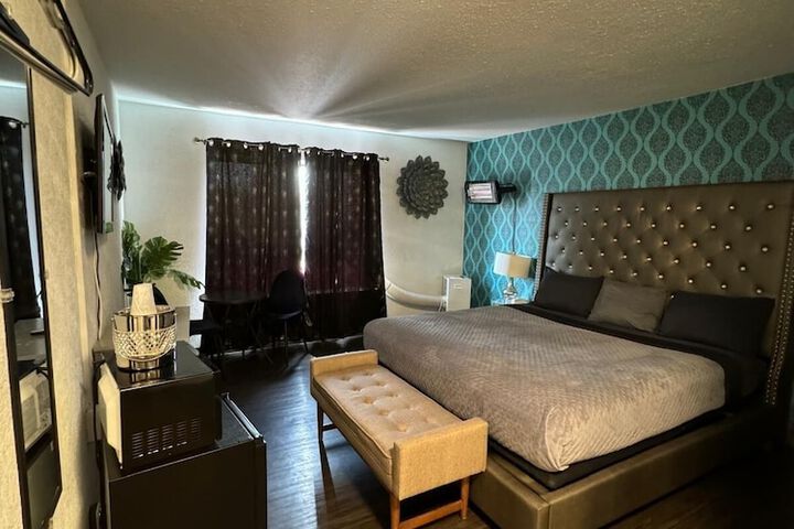 Room 38 of 77