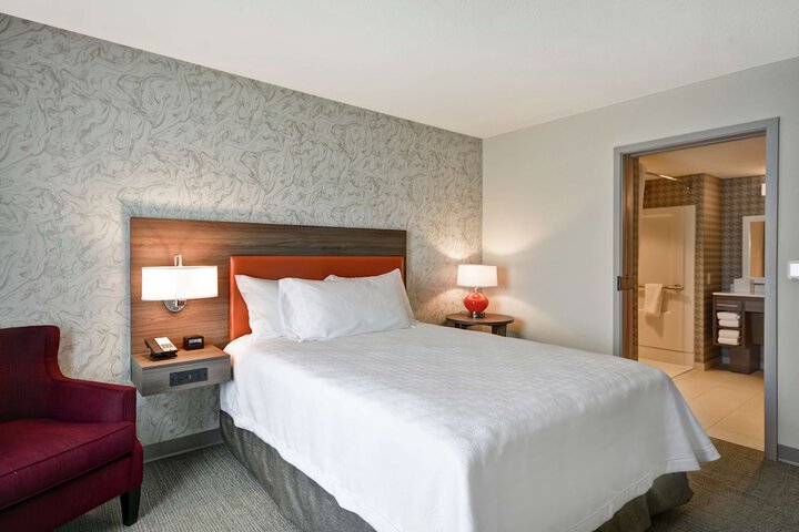 Home2 Suites by Hilton Portland Airport