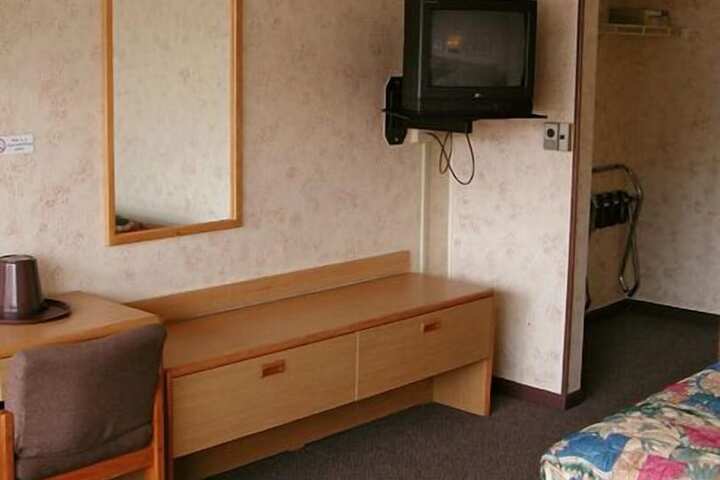Room 20 of 33