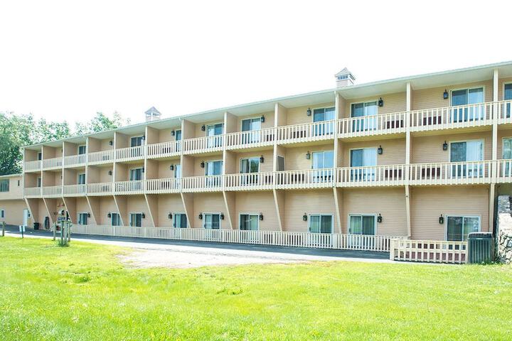 Hotel 2 of 41