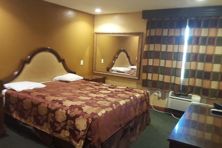 Room 16 of 36