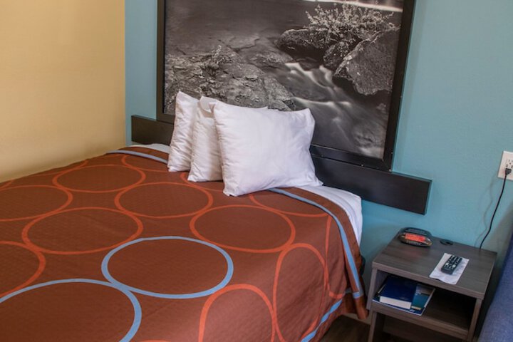 Super 8 by Wyndham Mountain Home