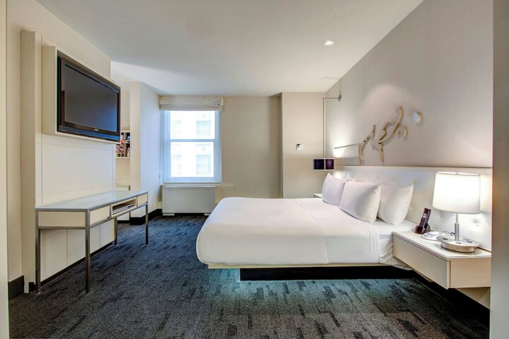 Room 42 of 112