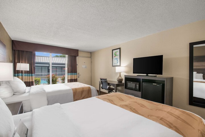 Room 19 of 38