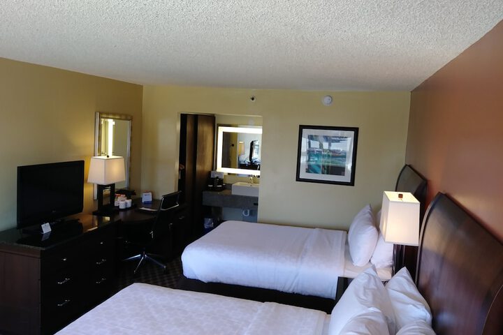 Room 19 of 48