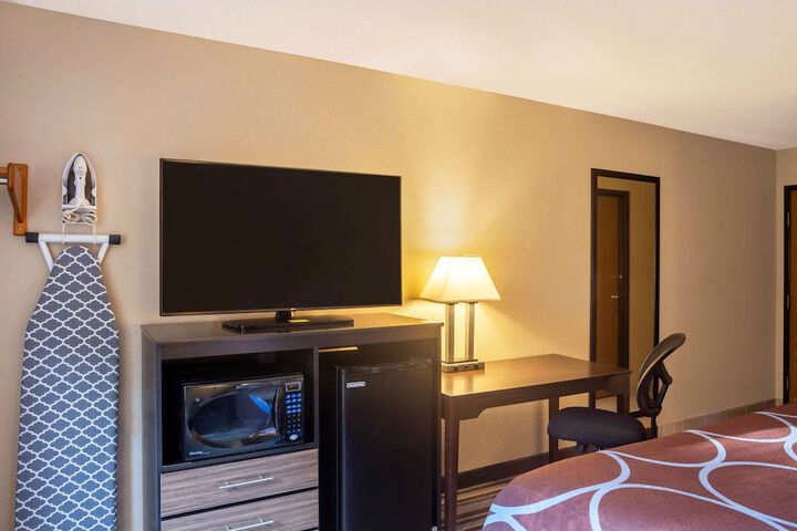 Room 8 of 21