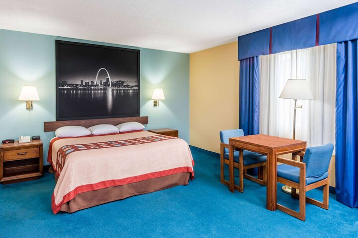 Room 11 of 31