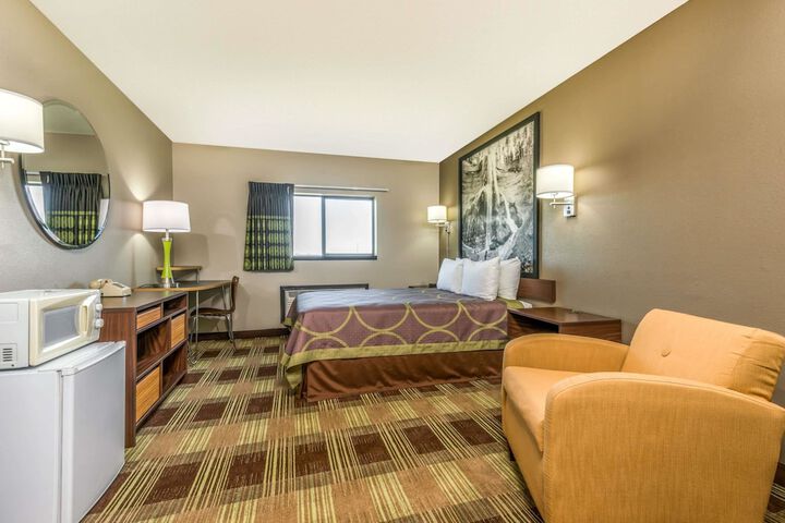 Room 14 of 15