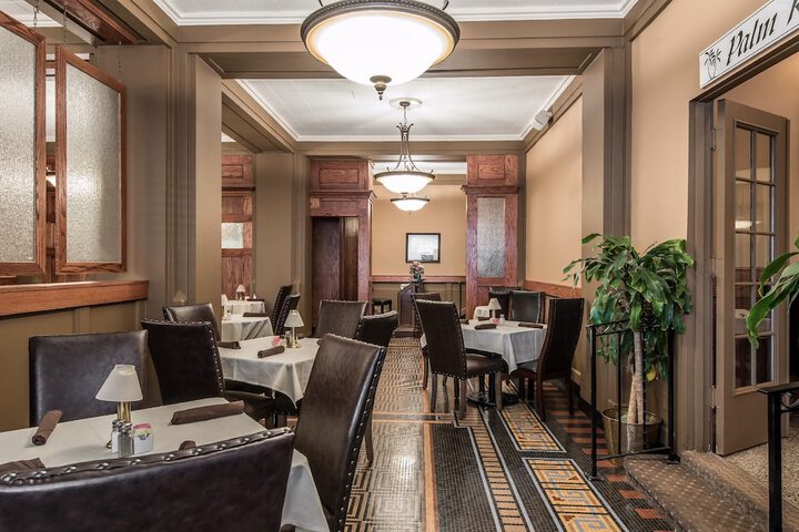 Hotel Bothwell Sedalia Central District an Ascend Collection Hotel