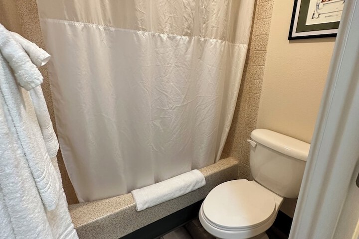 Room 104 of 159