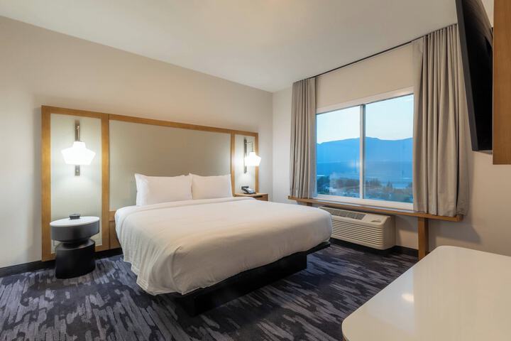 Room 15 of 25