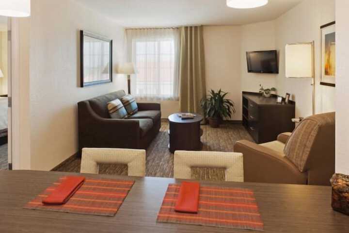 Candlewood Suites Cut Off by IHG