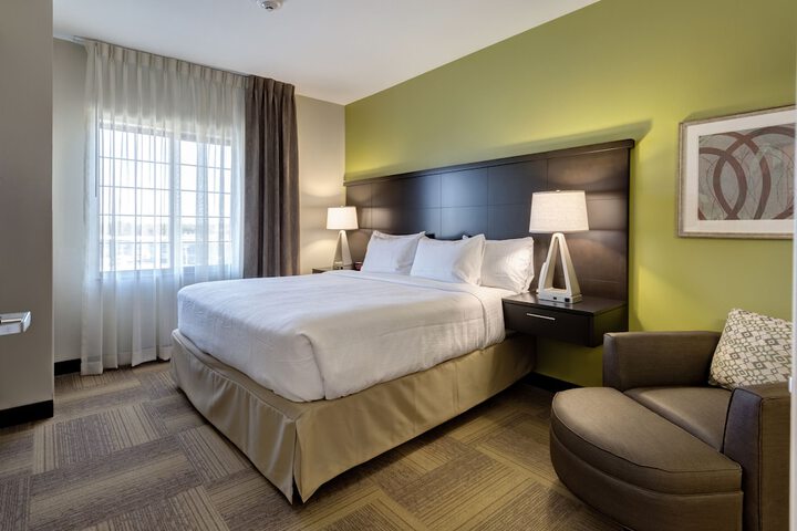 Staybridge Suites St. Louis - Westport by IHG