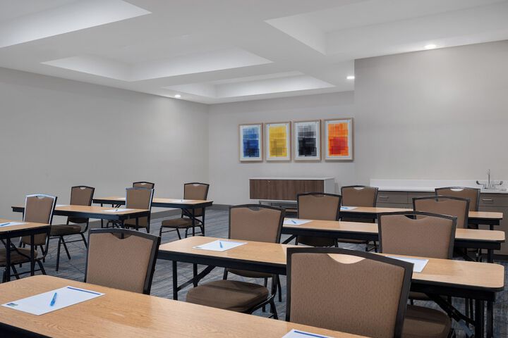 Holiday Inn Express Hotel & Suites Prattville South by IHG