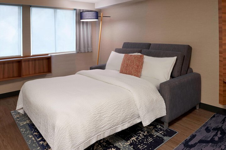 Room 13 of 27