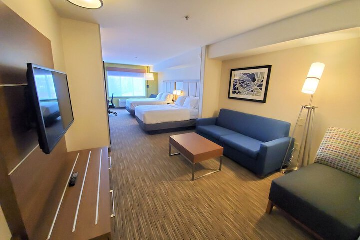 Holiday Inn Express & Suites Seattle North - Lynnwood by IHG