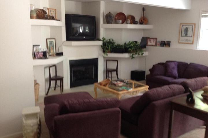 Beautiful Parkside Suite