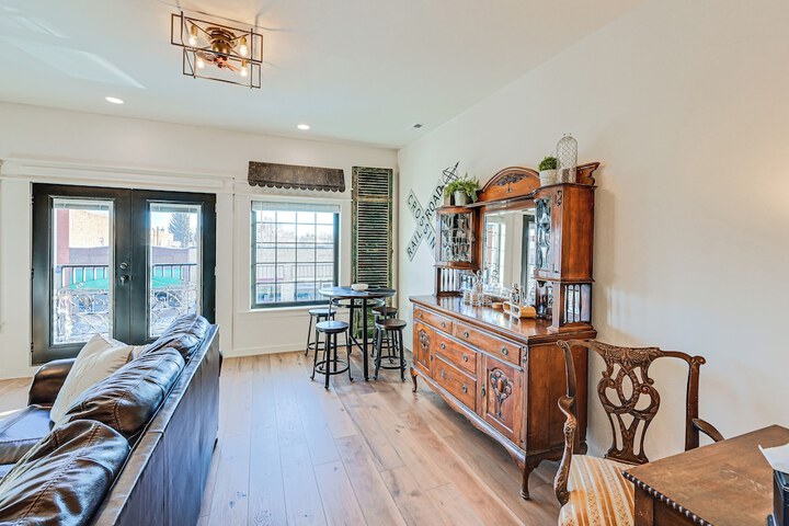 Stellar Craig Apartment - Walk to Restaurants!