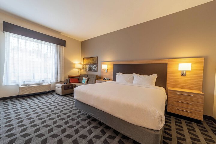 Room 10 of 20