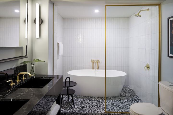 Kimpton Alton Fishermans Wharf by IHG