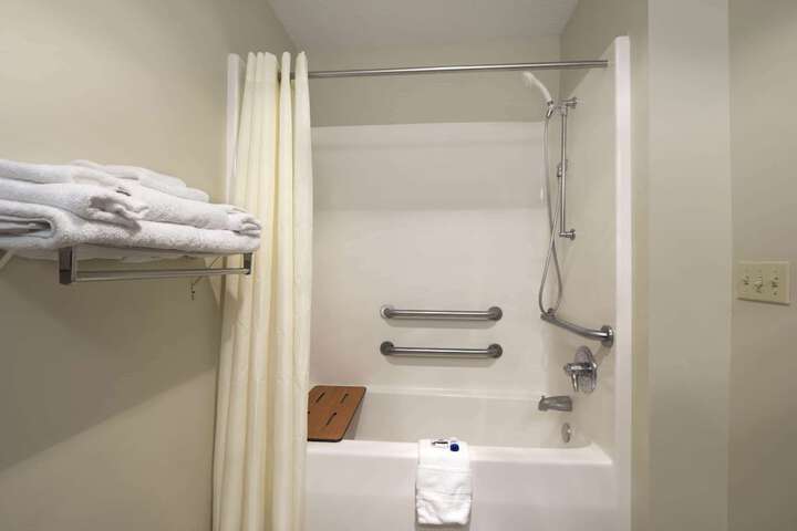 Room 8 of 11