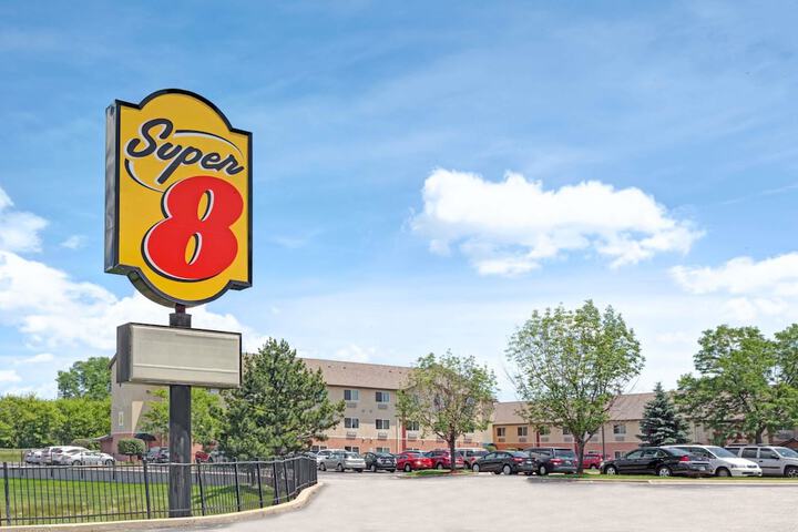 Super 8 by Wyndham Chicago OHare Airport