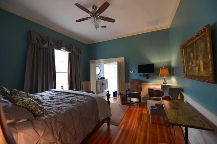 Room 3 of 20
