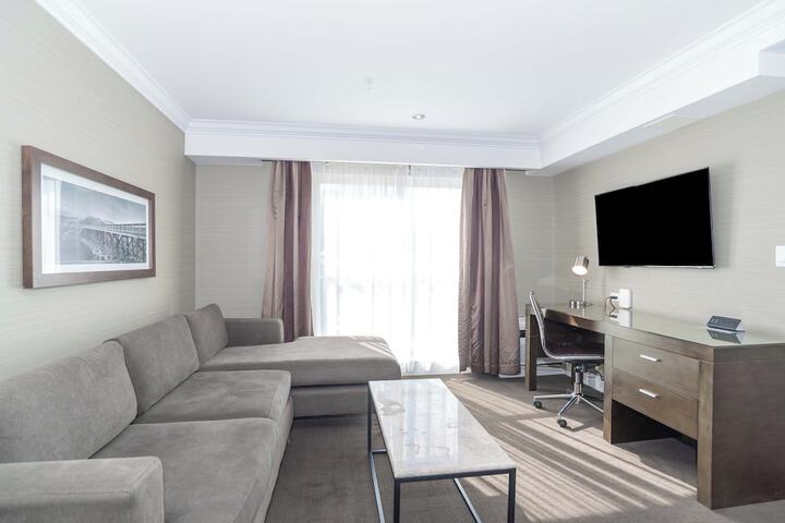 Sandman Signature Kamloops Hotel