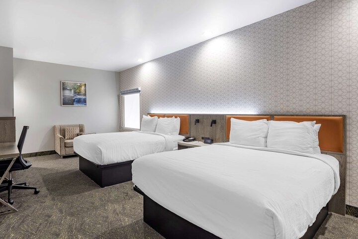 Room 32 of 42