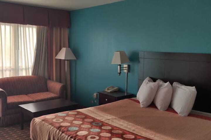 Room 21 of 34