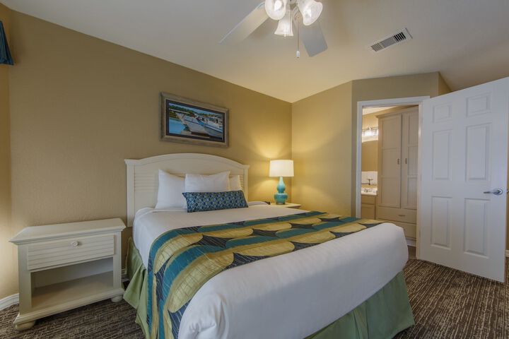 Room 4 of 9