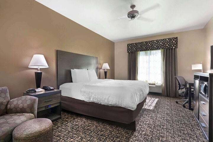 Room 9 of 28