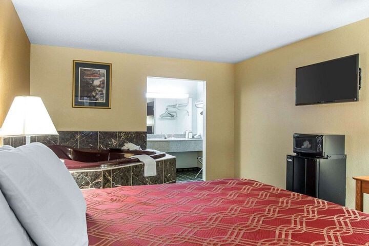 Econo Lodge Dalton West