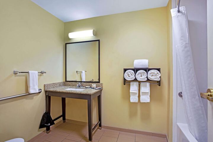La Quinta Inn & Suites by Wyndham Pecos