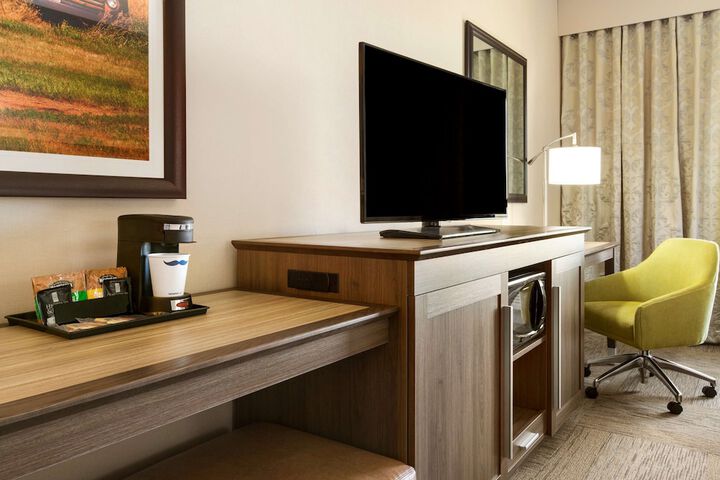 Room 10 of 31