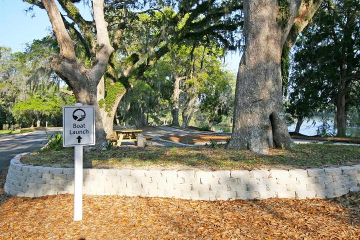 Live Oak Landing