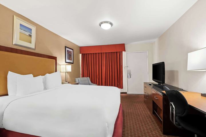 Room 8 of 25