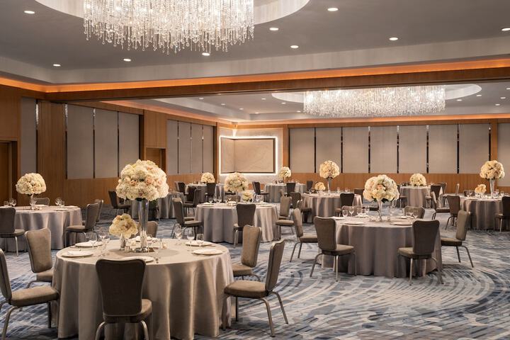 Ballroom/Hall 87 of 101