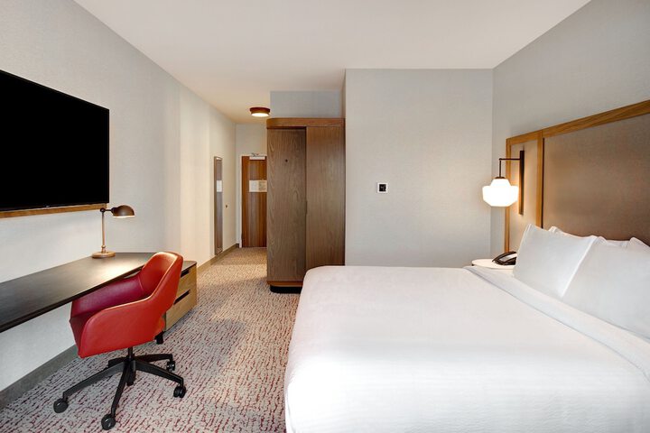 Room 12 of 37