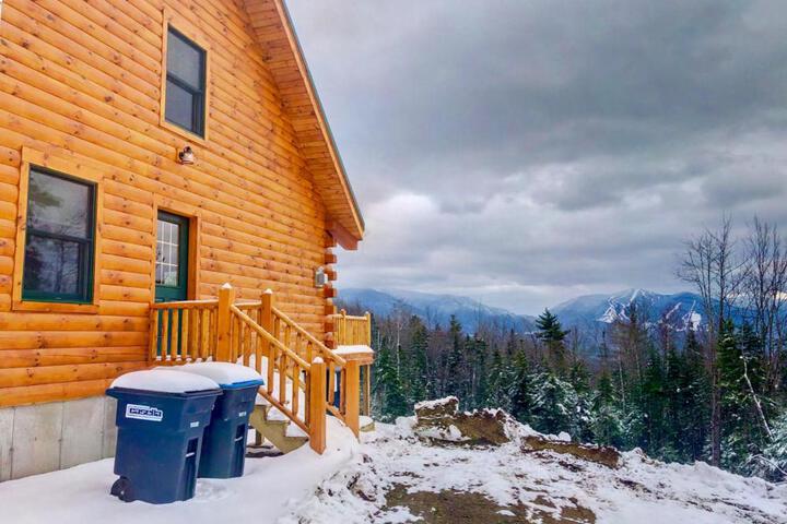UV Log home with direct Cannon Mountain views Minutes to attractions Fireplace Pool Table AC