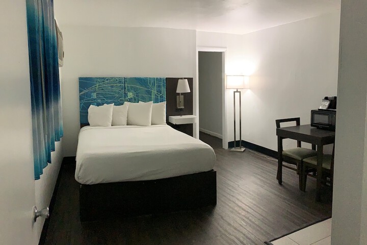 Room 26 of 74