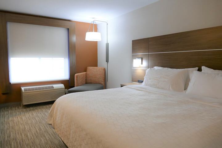 Room 22 of 36