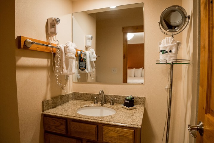 Room 56 of 191