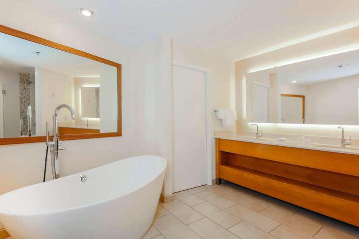 Courtyard by Marriott San Diego Del Mar / Solana Beach