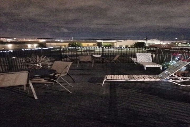 Monterey Inn Hotel